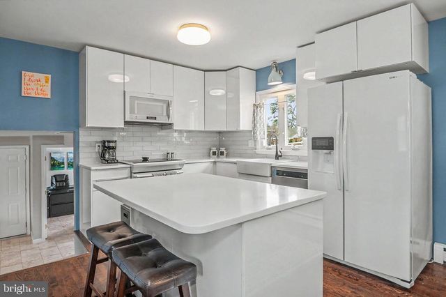 2714 WESTLOCK DR, Wilmington, DE 19808