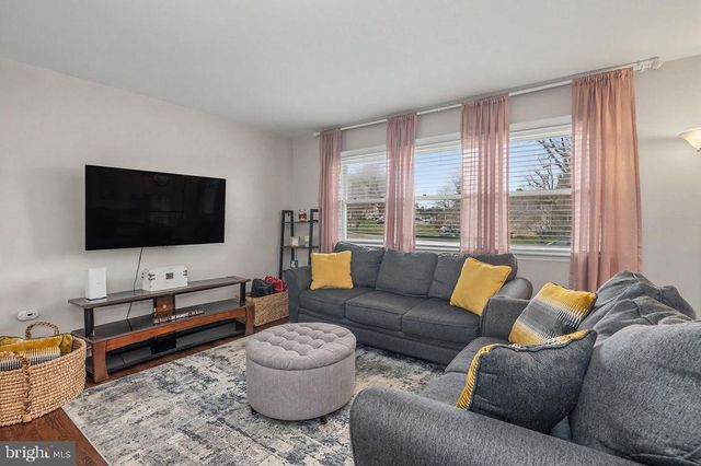 2714 WESTLOCK DR, Wilmington, DE 19808