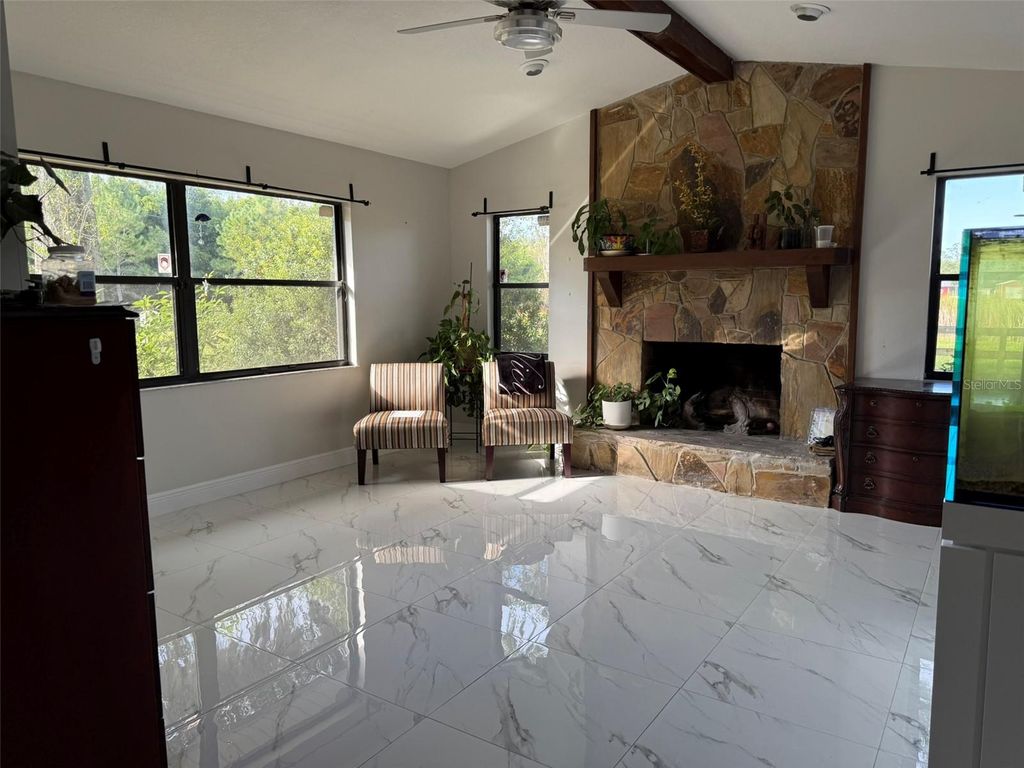 Image 7 of property listing at 1815 EWELL ROAD, Lakeland, FL 33811