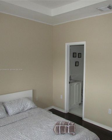 10763 NW 83rd Ter 5-26, Doral, FL 33178