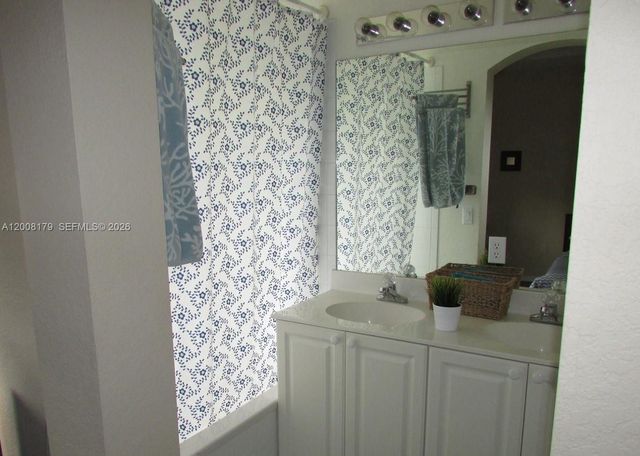 10763 NW 83rd Ter 5-26, Doral, FL 33178