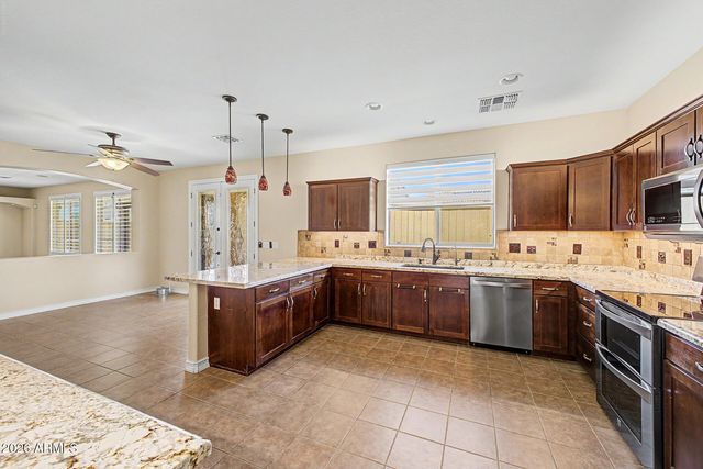 17940 W DESERT Lane, Surprise, AZ 85388