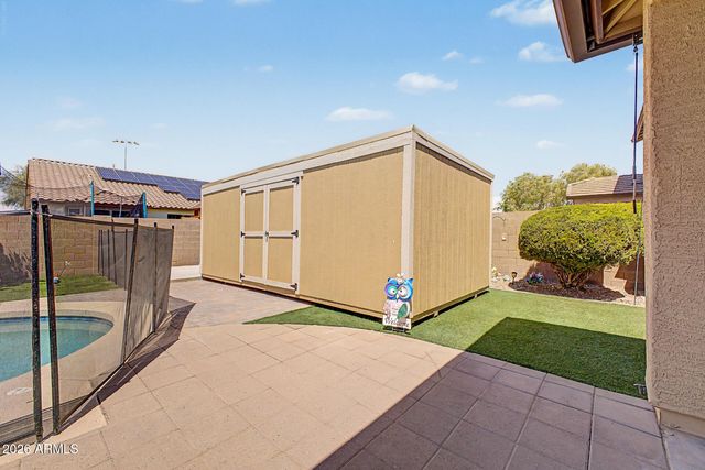17940 W DESERT Lane, Surprise, AZ 85388