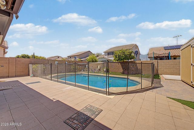 17940 W DESERT Lane, Surprise, AZ 85388