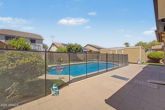 17940 W DESERT Lane, Surprise, AZ 85388