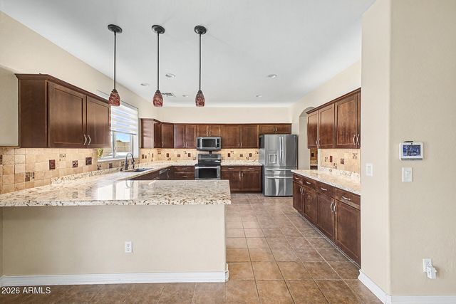 17940 W DESERT Lane, Surprise, AZ 85388