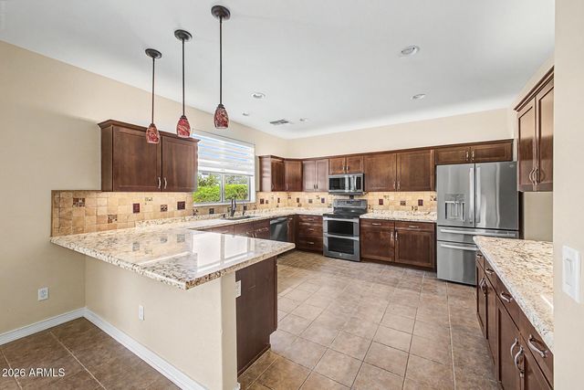 17940 W DESERT Lane, Surprise, AZ 85388