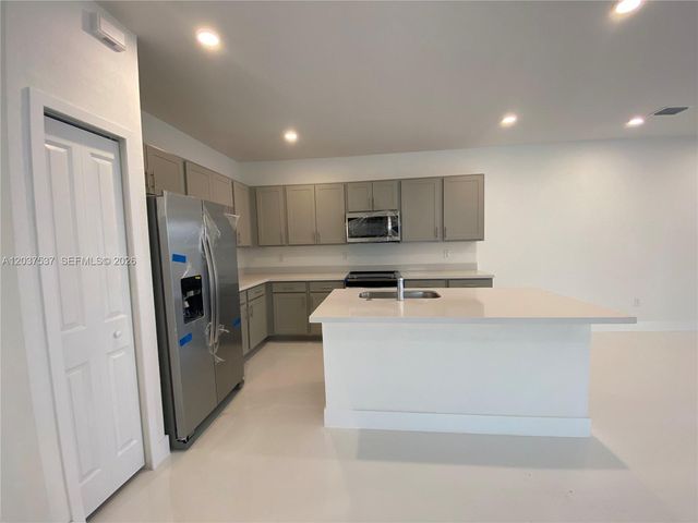2402 SW 145th Pl 0, Miami, FL 33175
