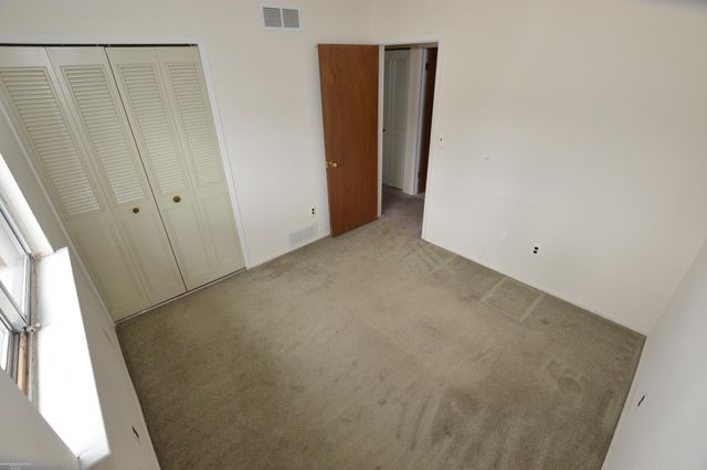 32610 Valley Dr Drive, Warren, MI 48093