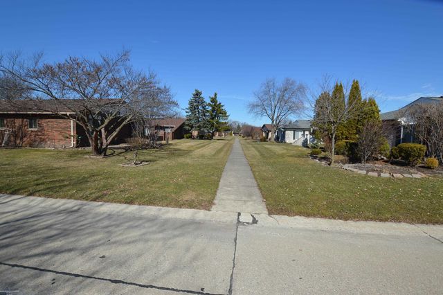 32610 Valley Dr Drive, Warren, MI 48093