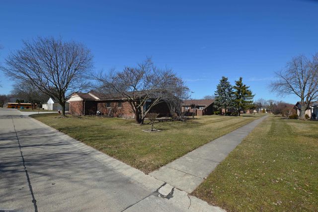 32610 Valley Dr Drive, Warren, MI 48093