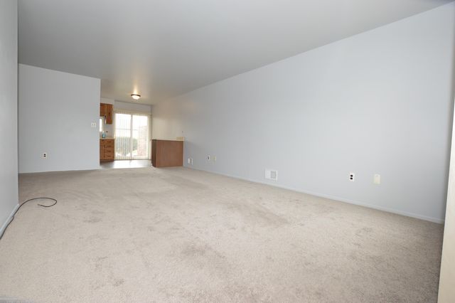 32610 Valley Dr Drive, Warren, MI 48093