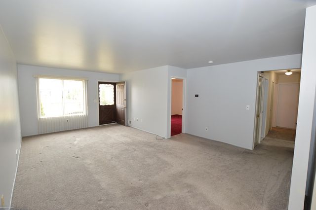 32610 Valley Dr Drive, Warren, MI 48093