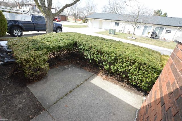 32610 Valley Dr Drive, Warren, MI 48093