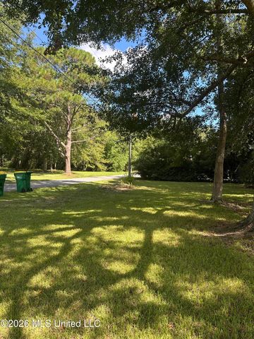 13637 Highway 613, Moss Point, MS 39562