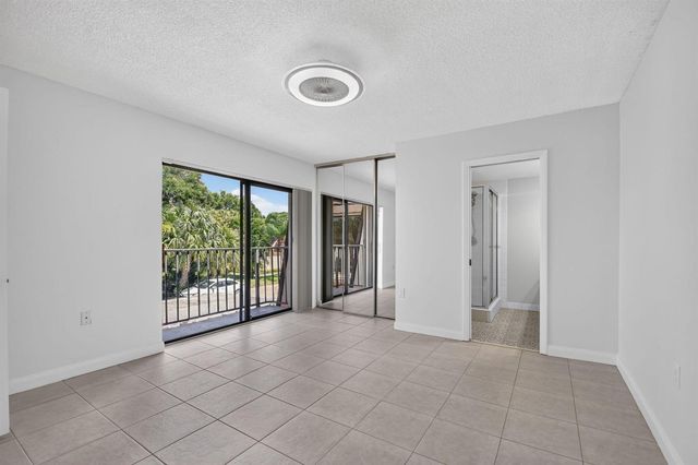 7109 71st Way, West Palm Beach, FL 33407