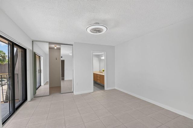 7109 71st Way, West Palm Beach, FL 33407