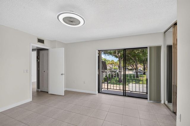 7109 71st Way, West Palm Beach, FL 33407