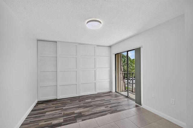 7109 71st Way, West Palm Beach, FL 33407