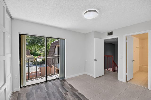 7109 71st Way, West Palm Beach, FL 33407