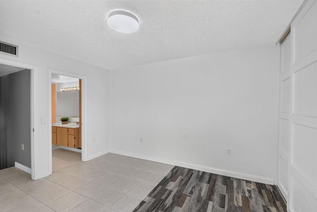 7109 71st Way, West Palm Beach, FL 33407