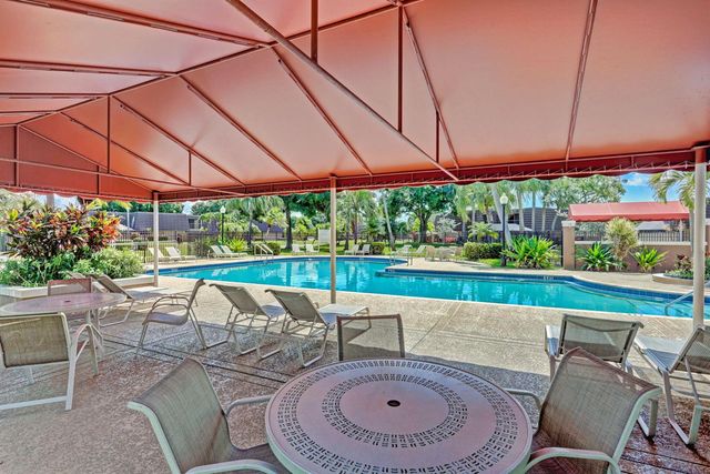 7109 71st Way, West Palm Beach, FL 33407