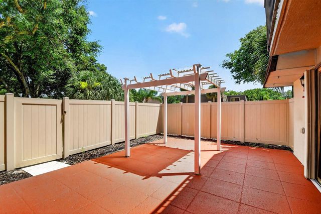 7109 71st Way, West Palm Beach, FL 33407