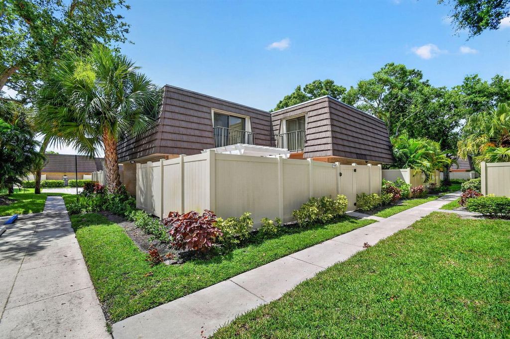 7109 71st Way, West Palm Beach, FL 33407