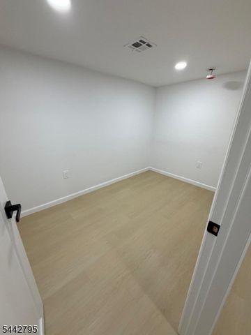 299 W Broadway, Paterson City, NJ 07522