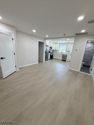 299 W Broadway, Paterson City, NJ 07522