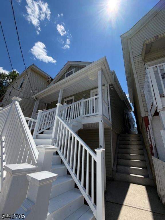 299 W Broadway, Paterson City, NJ 07522