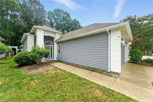 910 Drivers LN, Newport News, VA 23602