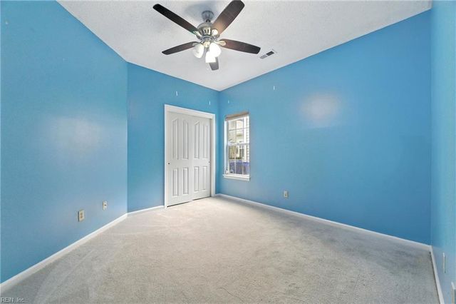 910 Drivers LN, Newport News, VA 23602