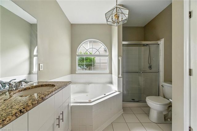 910 Drivers LN, Newport News, VA 23602