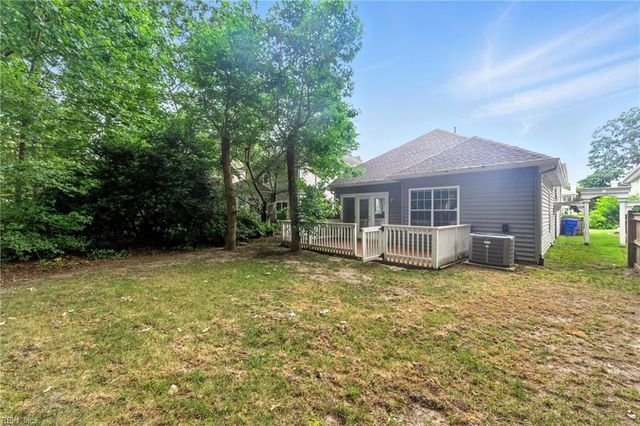 910 Drivers LN, Newport News, VA 23602