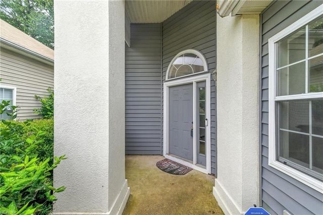 910 Drivers LN, Newport News, VA 23602