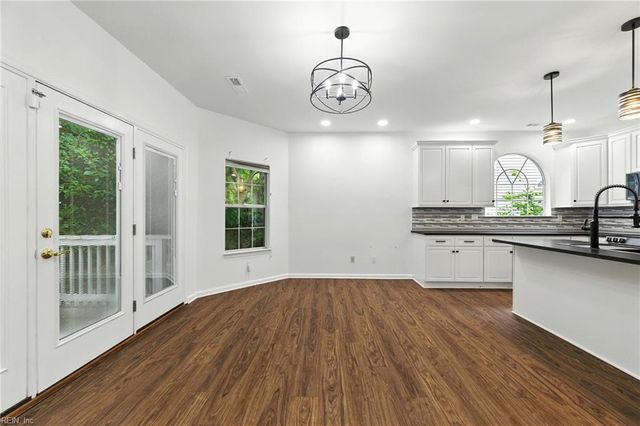 910 Drivers LN, Newport News, VA 23602