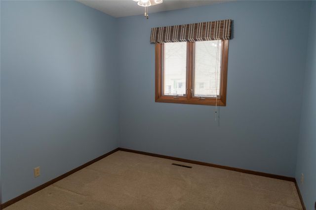 201 E 15th Street, Pella, IA 50219