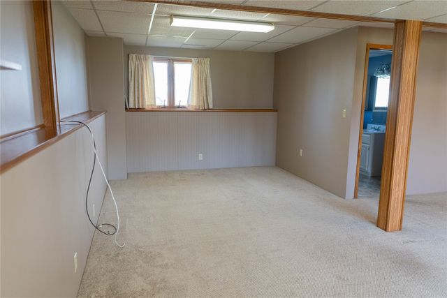 201 E 15th Street, Pella, IA 50219