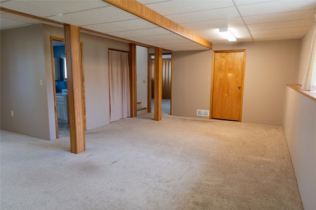 201 E 15th Street, Pella, IA 50219