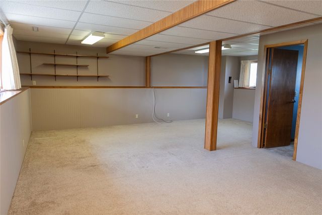 201 E 15th Street, Pella, IA 50219