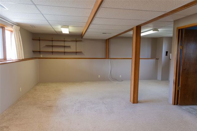 201 E 15th Street, Pella, IA 50219