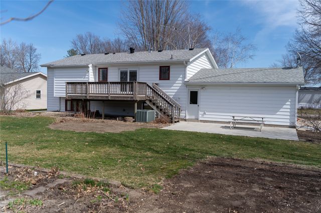 201 E 15th Street, Pella, IA 50219