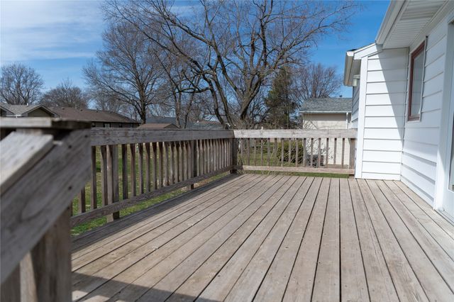 201 E 15th Street, Pella, IA 50219