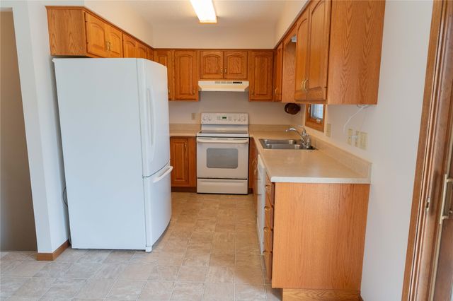 201 E 15th Street, Pella, IA 50219