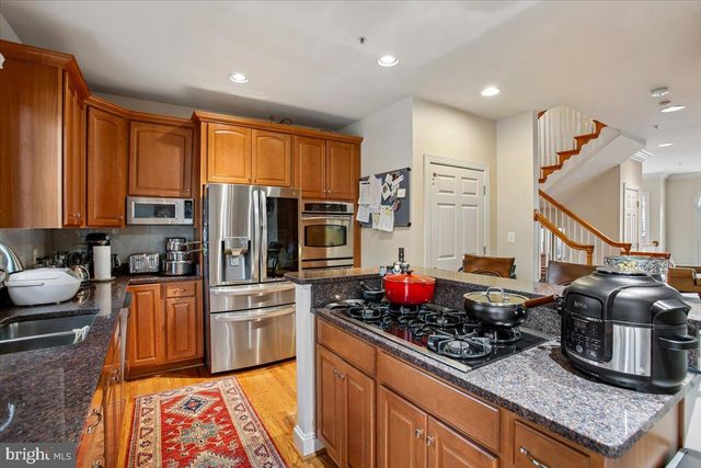 1309 MCLEAN CREST CT, Mclean, VA 22101