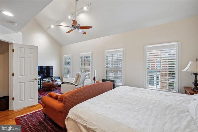 1309 MCLEAN CREST CT, Mclean, VA 22101