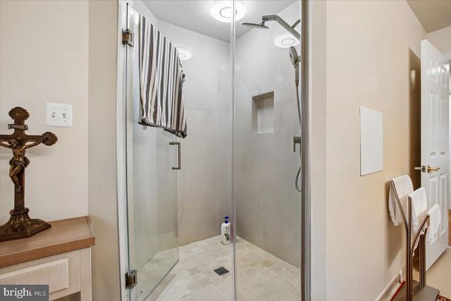 1309 MCLEAN CREST CT, Mclean, VA 22101