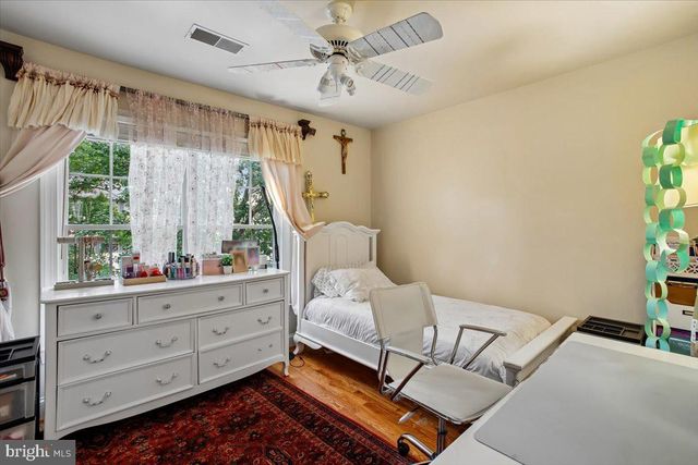 1309 MCLEAN CREST CT, Mclean, VA 22101