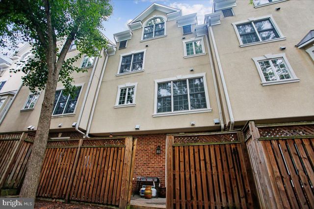 1309 MCLEAN CREST CT, Mclean, VA 22101